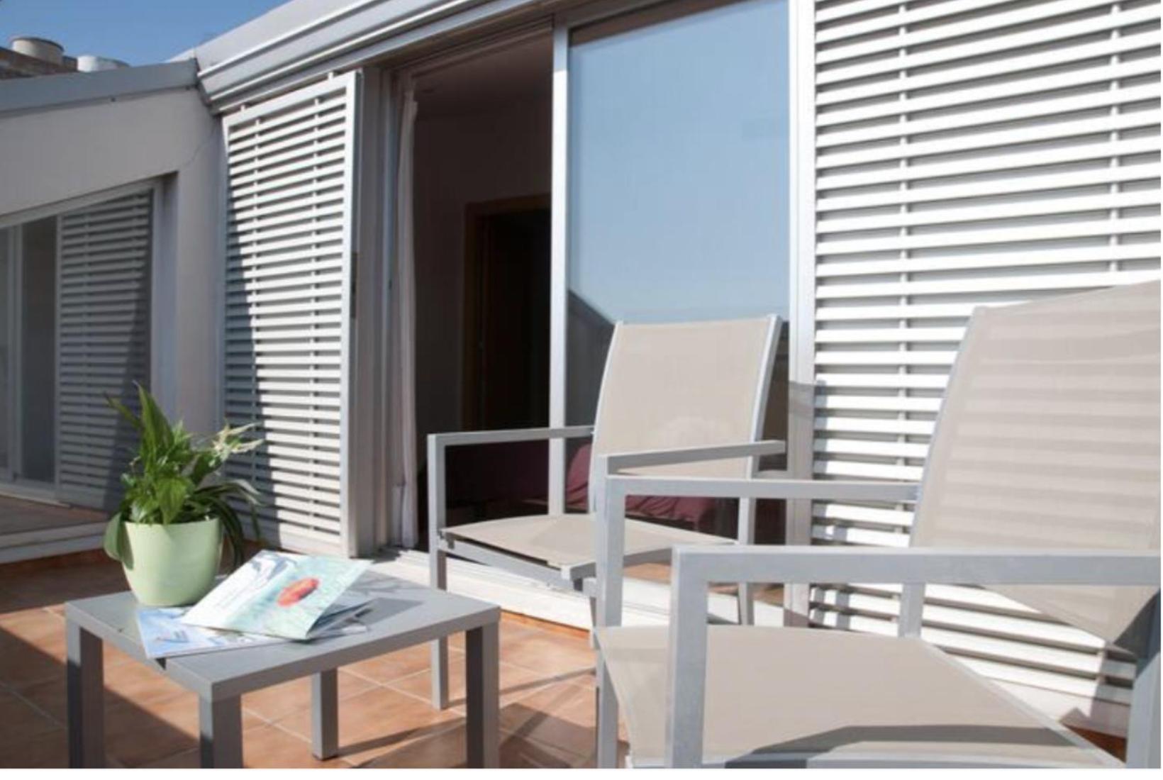Apartamentos La Pergola Castellon Καστεγιόν δε λα Πλάνα Εξωτερικό φωτογραφία