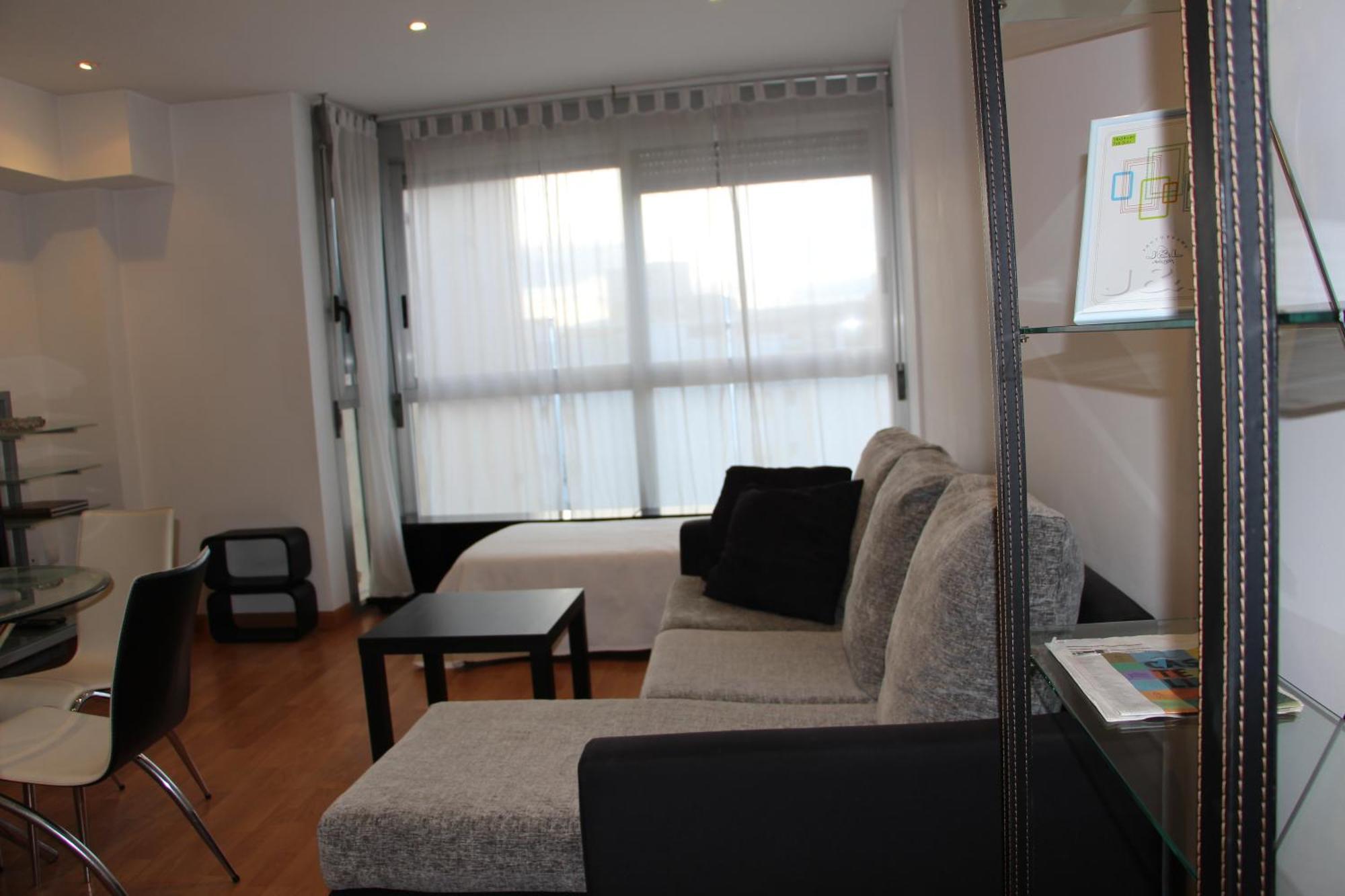 Apartamentos La Pergola Castellon Καστεγιόν δε λα Πλάνα Δωμάτιο φωτογραφία