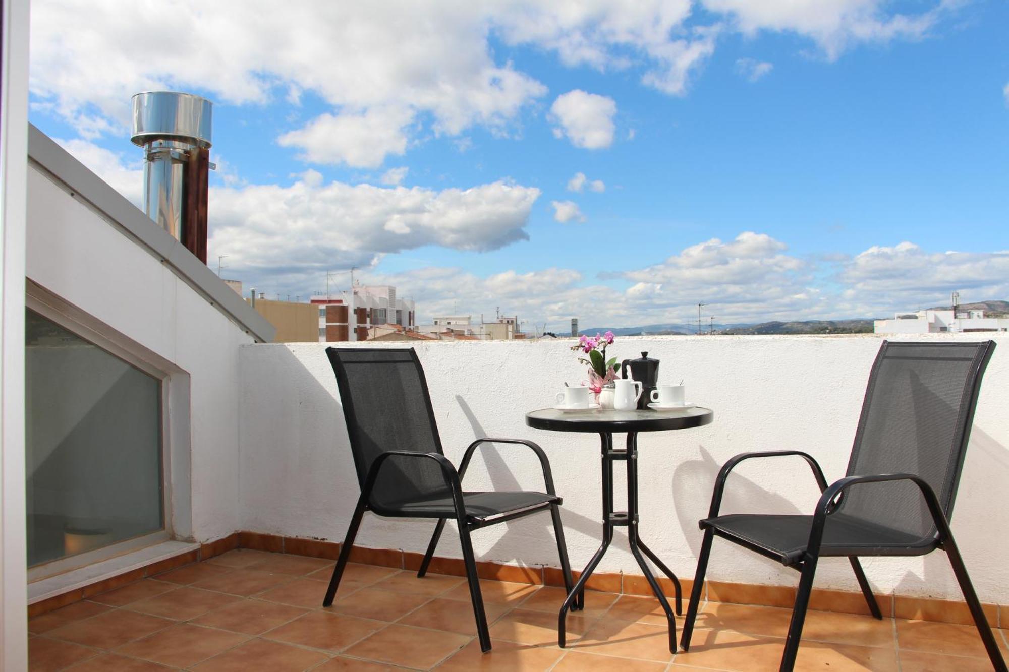 Apartamentos La Pergola Castellon Καστεγιόν δε λα Πλάνα Δωμάτιο φωτογραφία