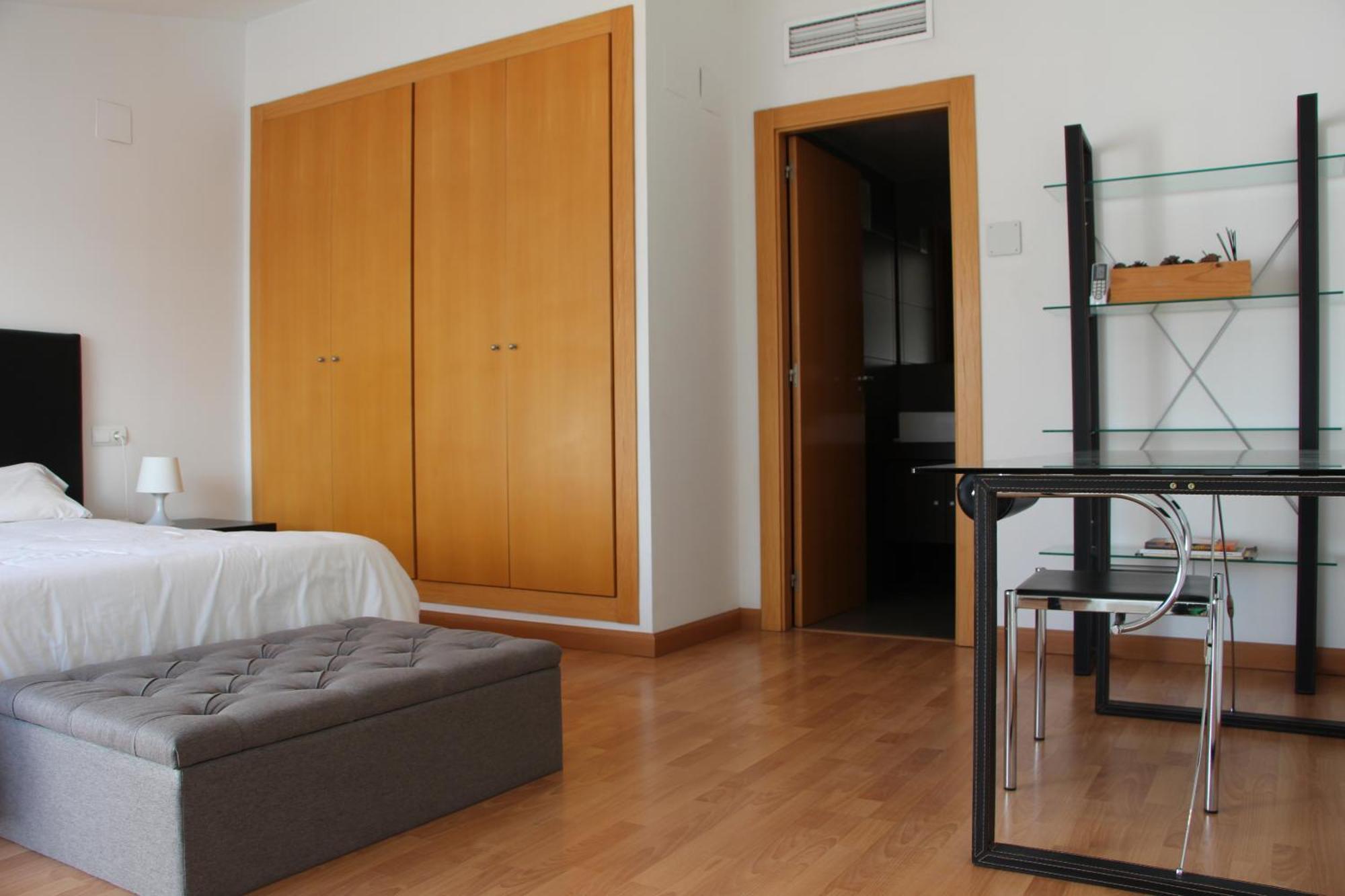 Apartamentos La Pergola Castellon Καστεγιόν δε λα Πλάνα Δωμάτιο φωτογραφία