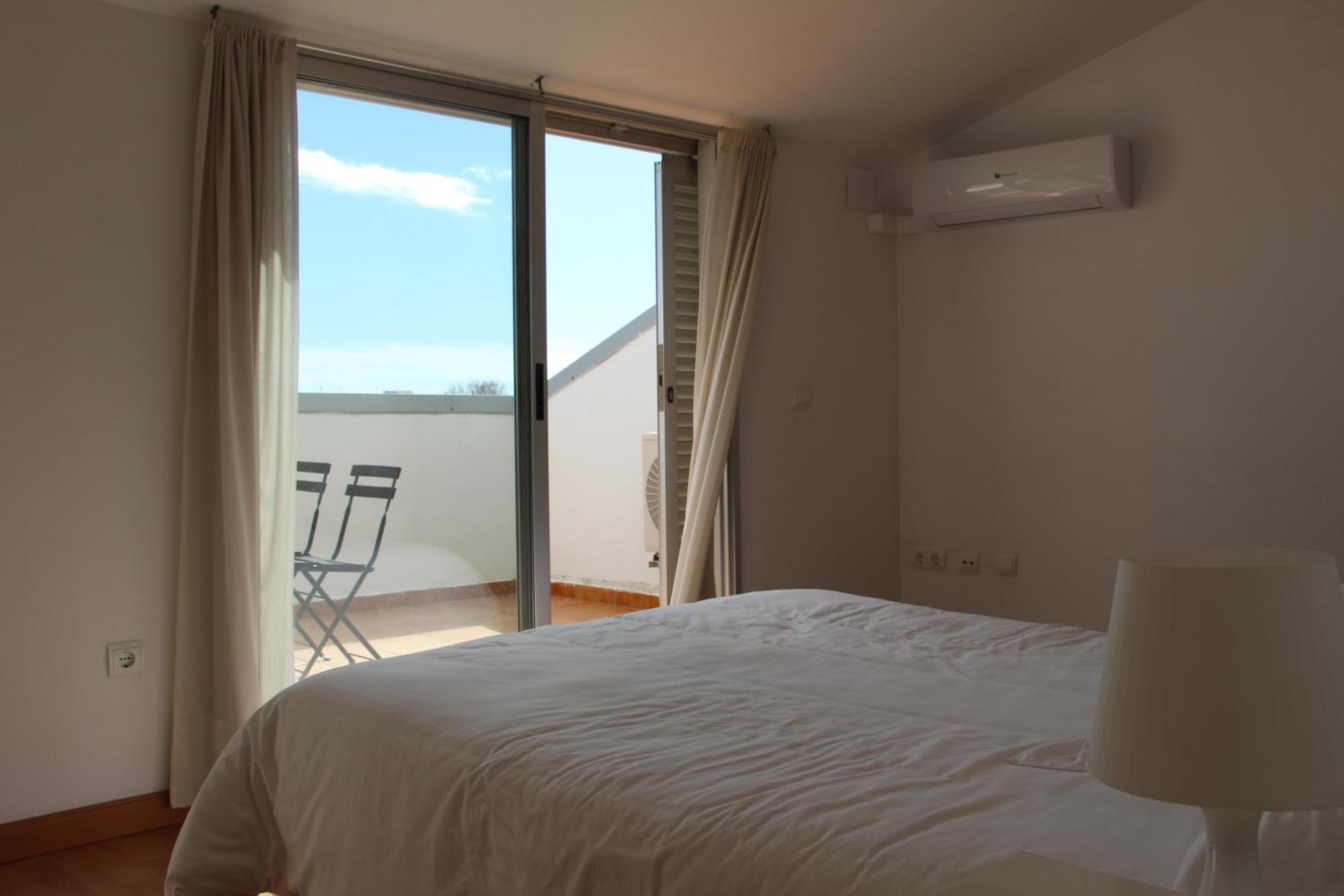 Apartamentos La Pergola Castellon Καστεγιόν δε λα Πλάνα Δωμάτιο φωτογραφία