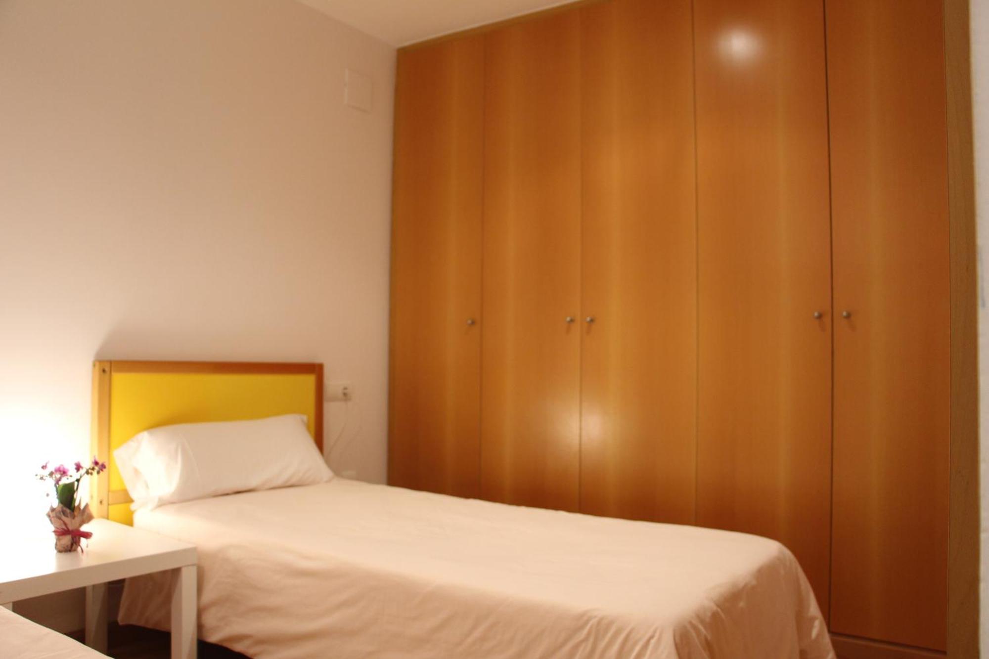 Apartamentos La Pergola Castellon Καστεγιόν δε λα Πλάνα Δωμάτιο φωτογραφία