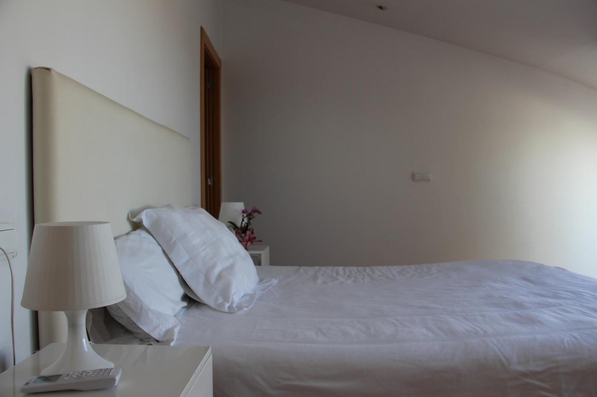 Apartamentos La Pergola Castellon Καστεγιόν δε λα Πλάνα Δωμάτιο φωτογραφία