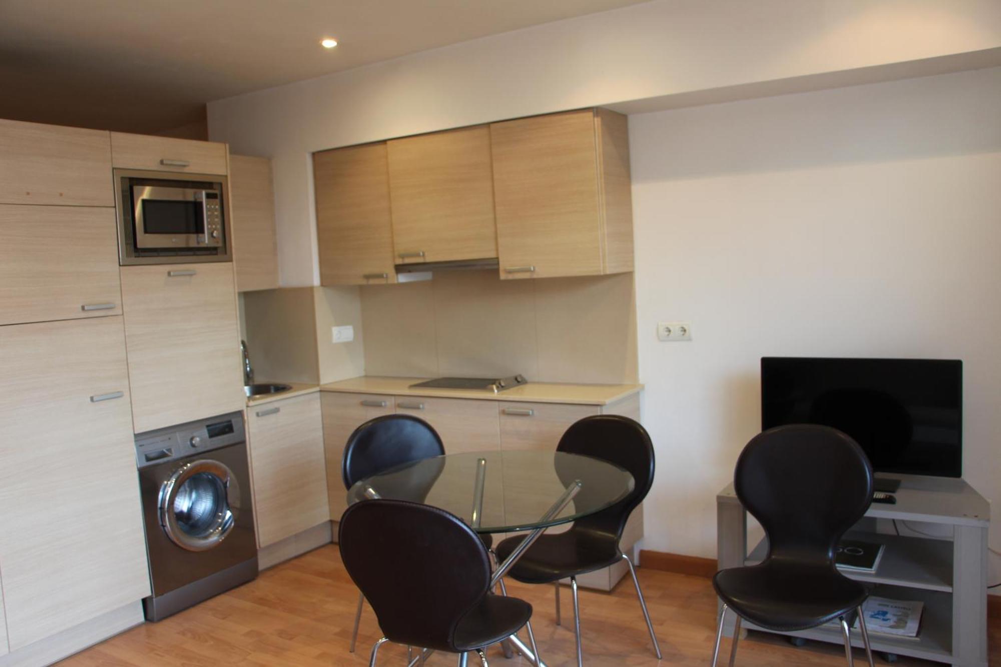 Apartamentos La Pergola Castellon Καστεγιόν δε λα Πλάνα Δωμάτιο φωτογραφία